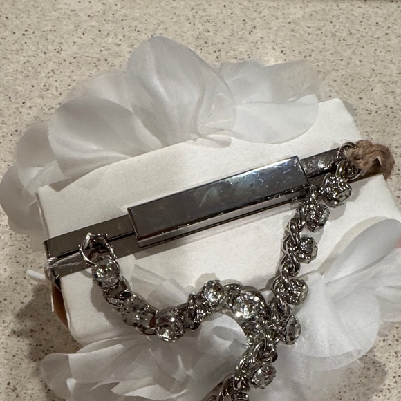 Jewel Badgley Mischka White Floral Clutch with Rhinestone Chain Strap - Picture 7 of 10